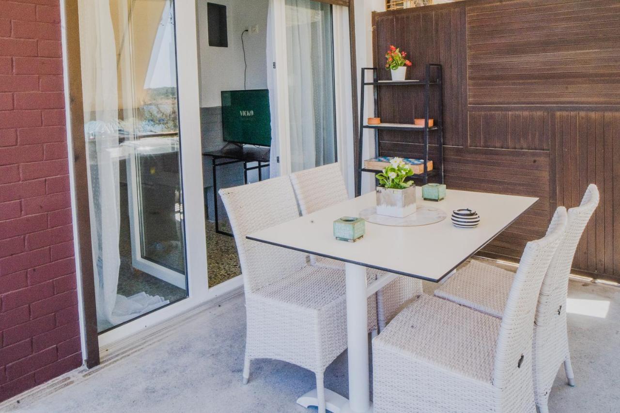 Green Apartment Ground Floor Feel Like Home Properties Saronida Eksteriør billede
