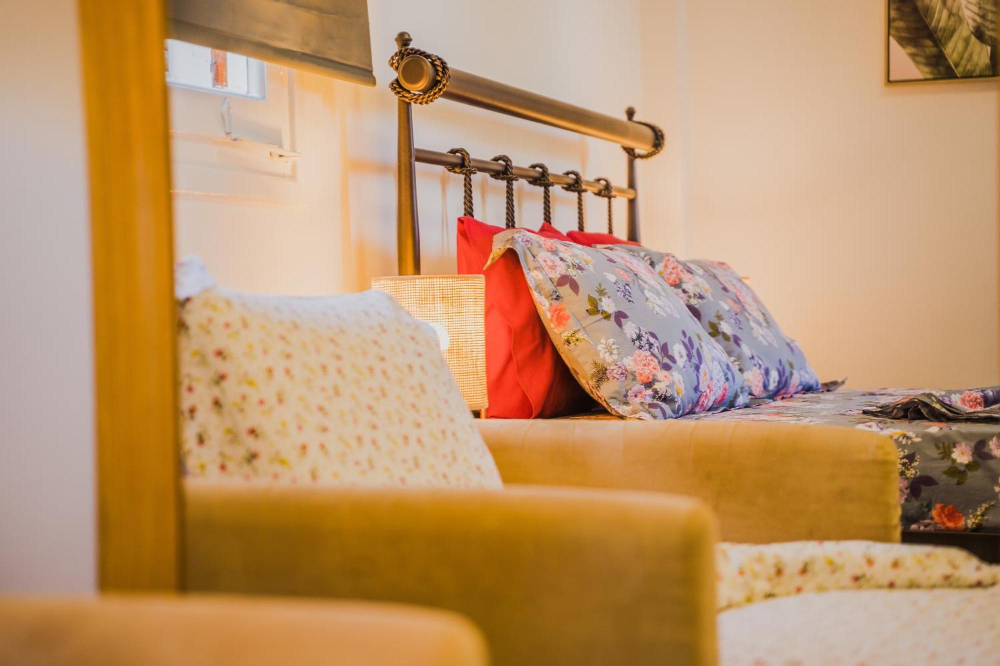 Green Apartment Ground Floor Feel Like Home Properties Saronida Eksteriør billede