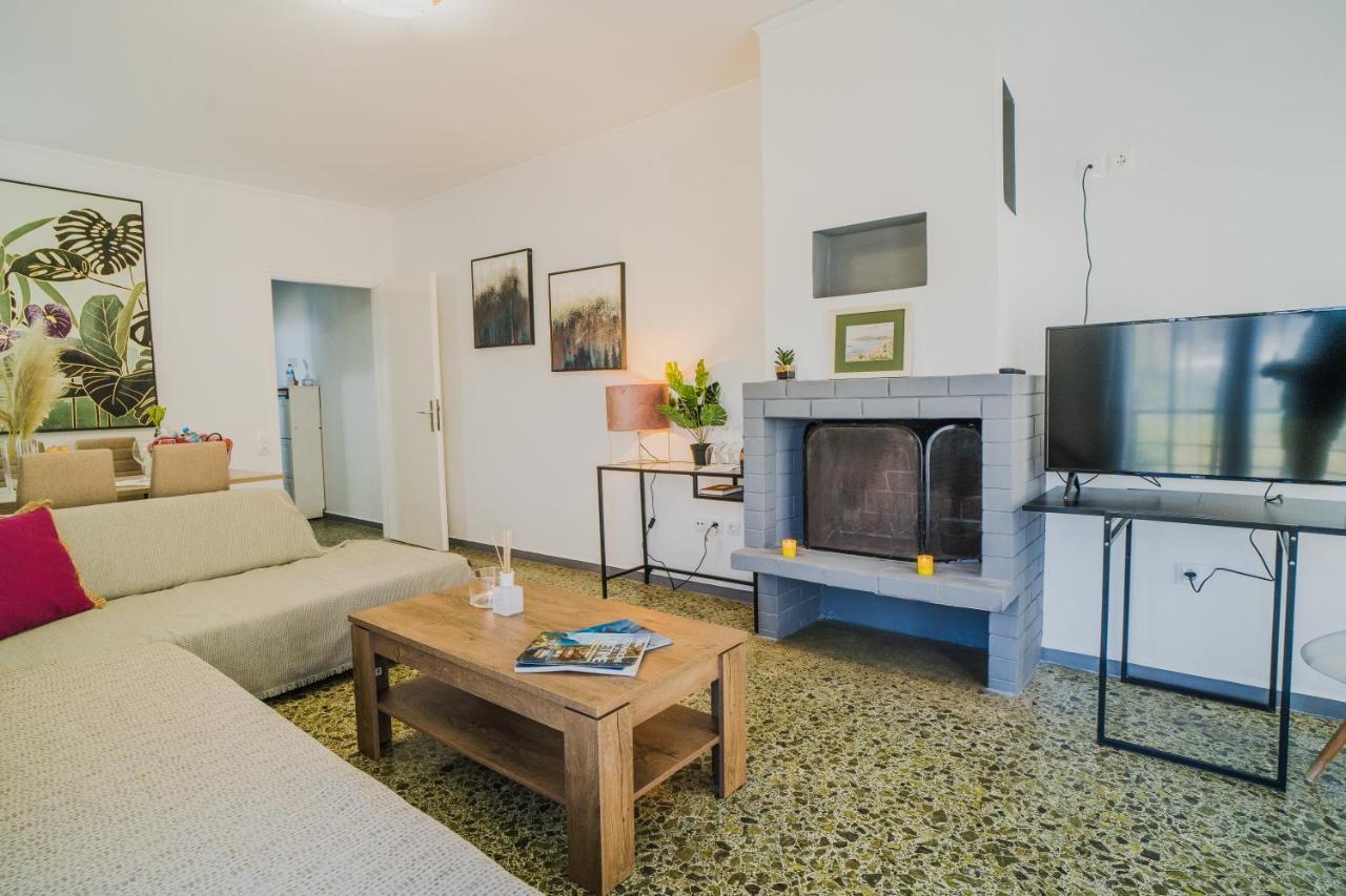 Green Apartment Ground Floor Feel Like Home Properties Saronida Eksteriør billede
